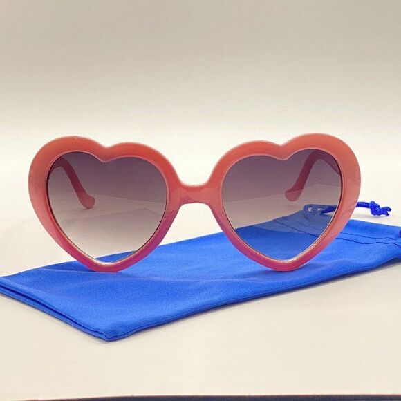 0953 Debbie Oversized Heart Shaped Sunglasses Pink Frames Grey Lenses UV… - Picture 1 of 9